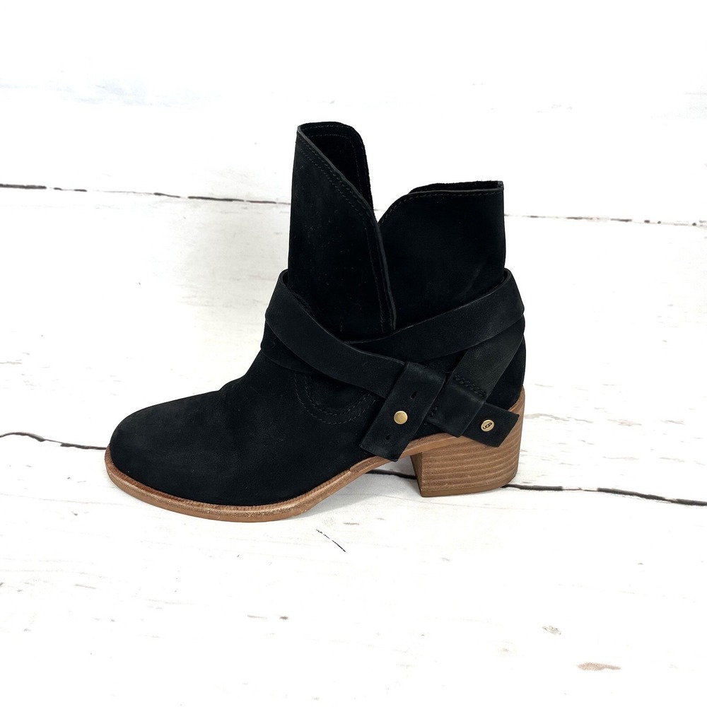 Ugg Shoes Women's 6 Black Ankle Boots Block  Heel Straps Pull On